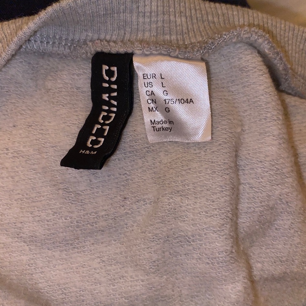 H&M L’AMOUR crewneck - Picture 3 of 3